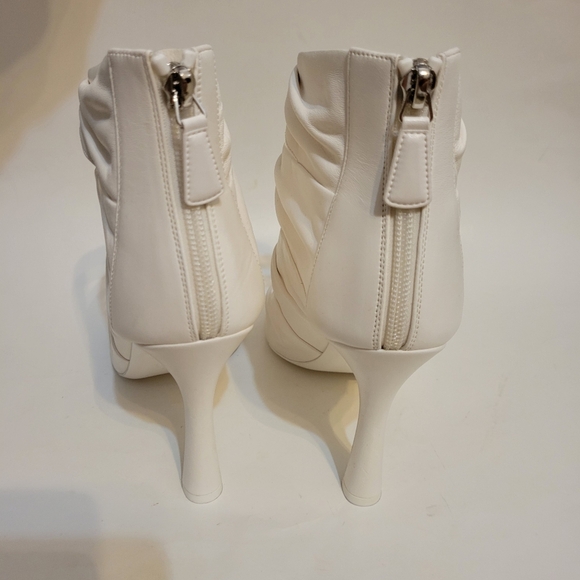 CHANEL white heels- size 39 - Picture 6 of 11